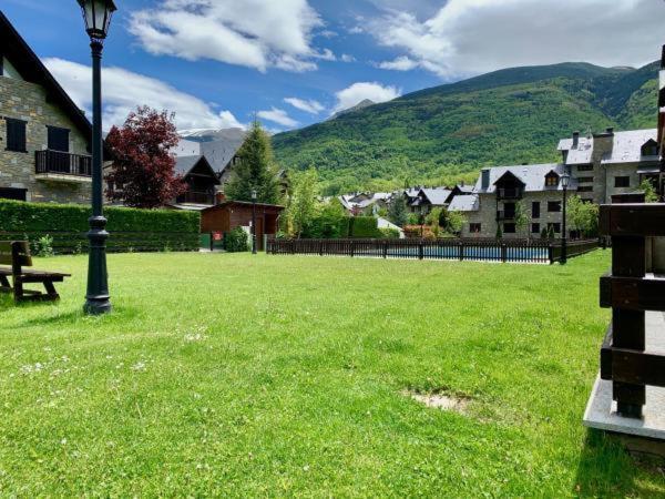 Escapatt Benasque Lägenhet Exteriör bild